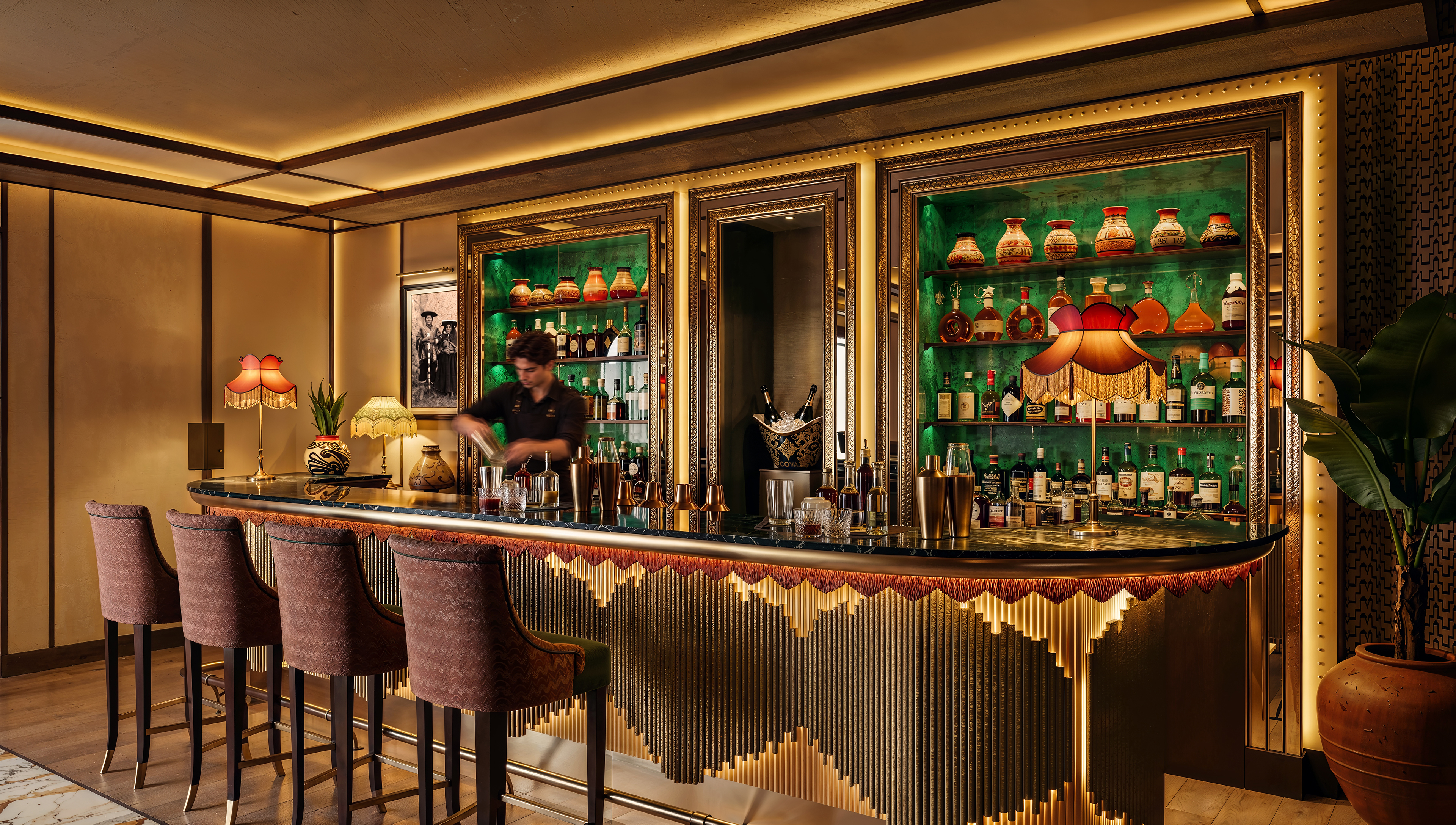 coya_apartment_bar_01_v03_person.jpg